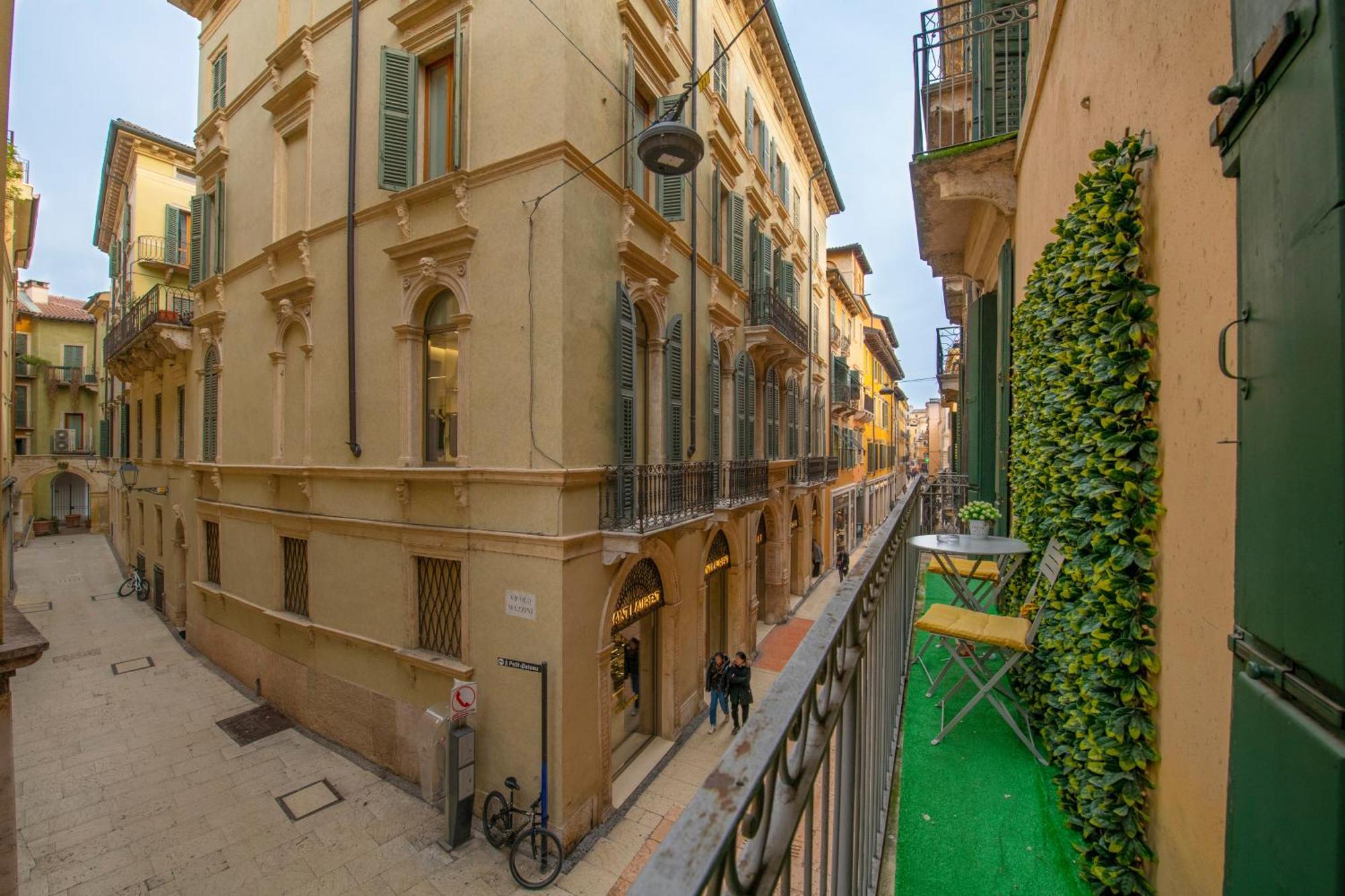 Palace Home Mazzini Verona Exterior photo